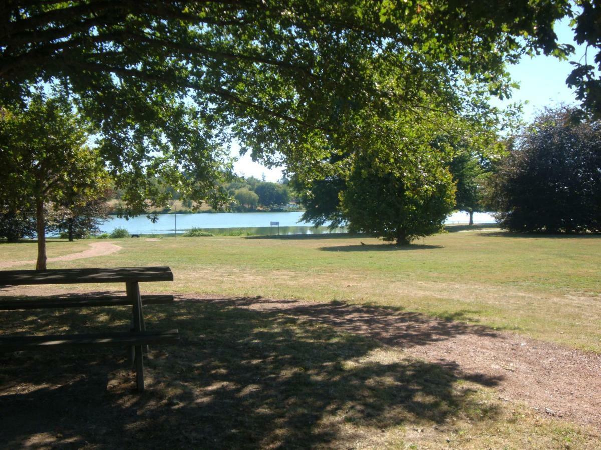 Studios Etape Du Lac Bourbon-Lancy Kültér fotó